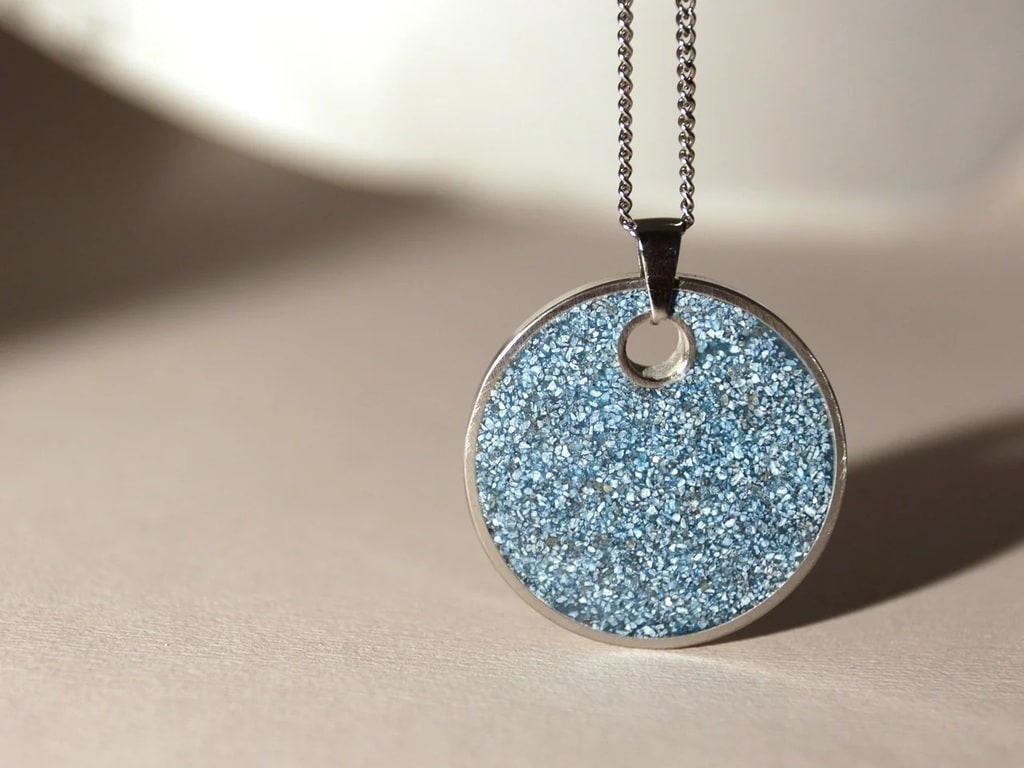 Pourquoi les pendentifs sont des accessoires incontournables ?